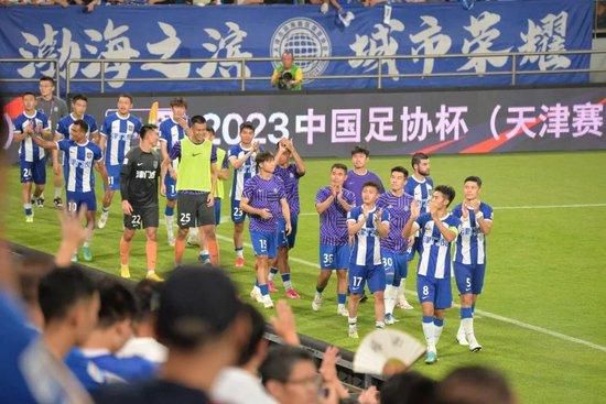 迪翁古司职防守型中场，今年曾代表塞内加尔参加U17世界杯，他将在2024年6月正式加盟切尔西。